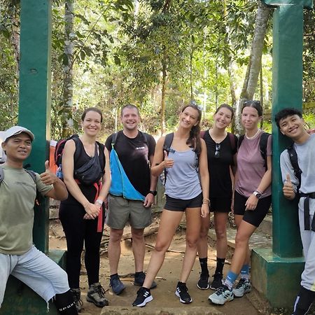 Sama Sama Homestay & Trekking Only Stay Here Book Trekking And Transport With Us Букит-Лаванг Экстерьер фото