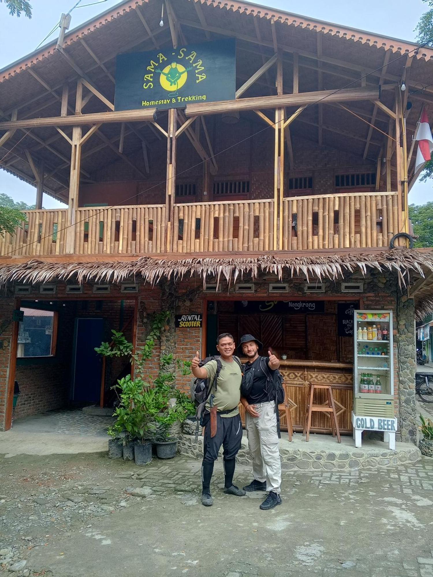 Sama Sama Homestay & Trekking Only Stay Here Book Trekking And Transport With Us Букит-Лаванг Экстерьер фото