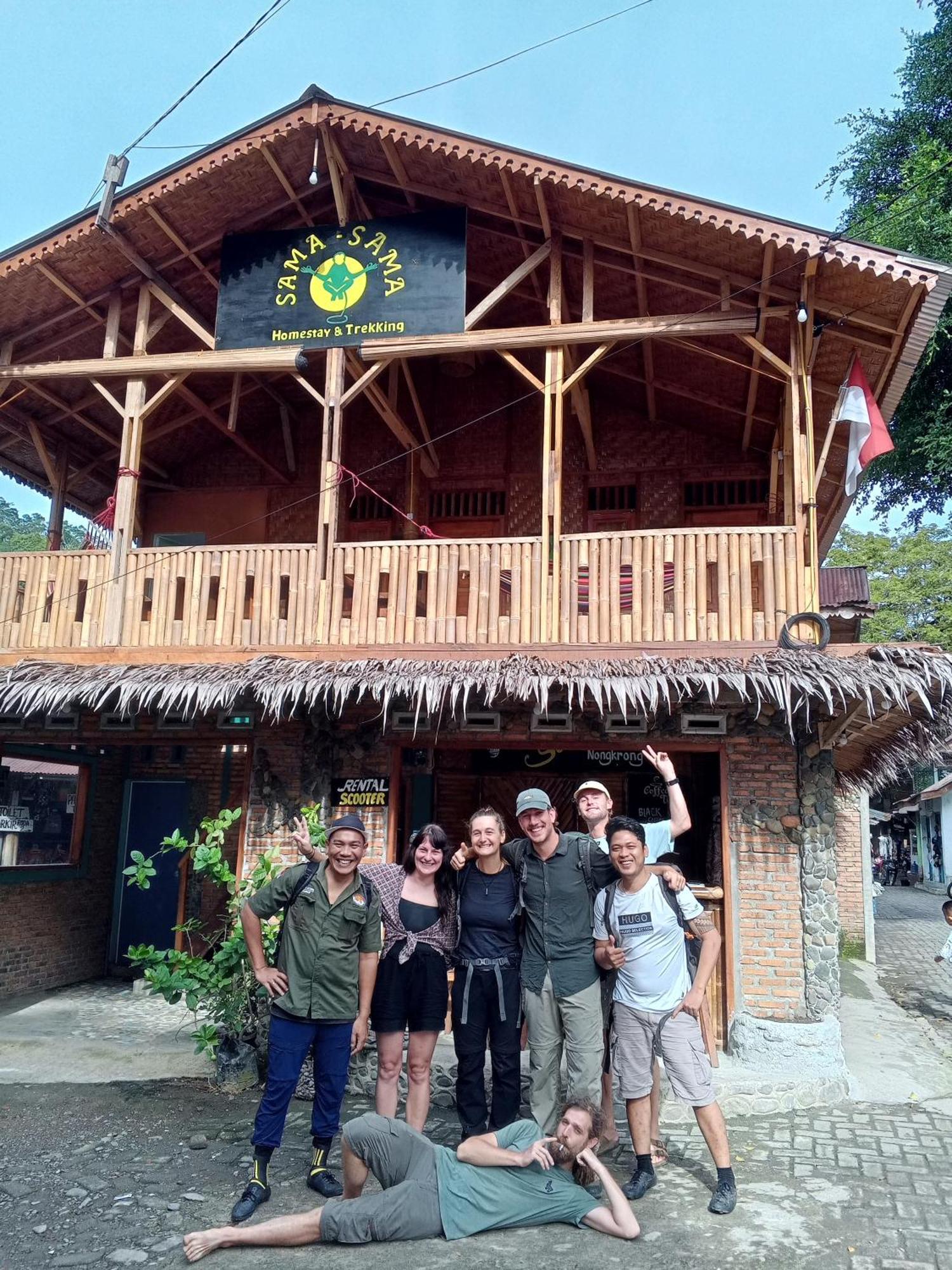 Sama Sama Homestay & Trekking Only Stay Here Book Trekking And Transport With Us Букит-Лаванг Экстерьер фото