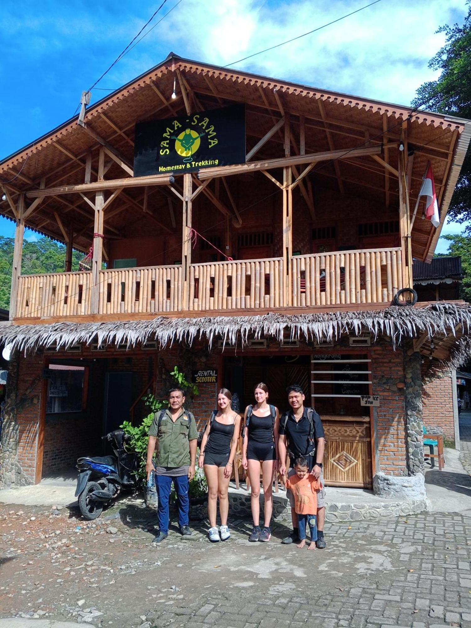Sama Sama Homestay & Trekking Only Stay Here Book Trekking And Transport With Us Букит-Лаванг Экстерьер фото